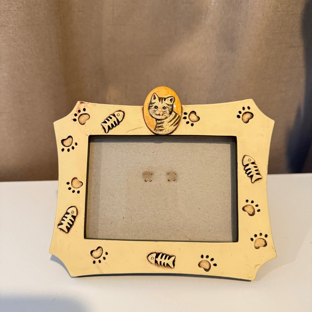 Vintage Style Whimsical Cat Paw Print and Fish Bone Tabletop Picture Frame